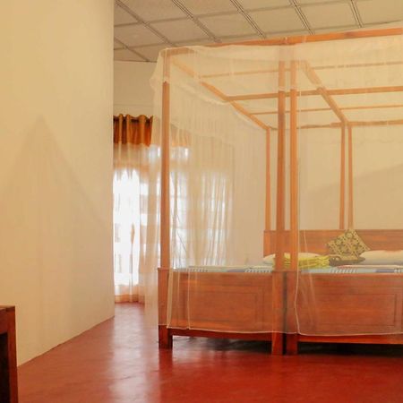Julia Safari Inn Тисамахарама Екстериор снимка