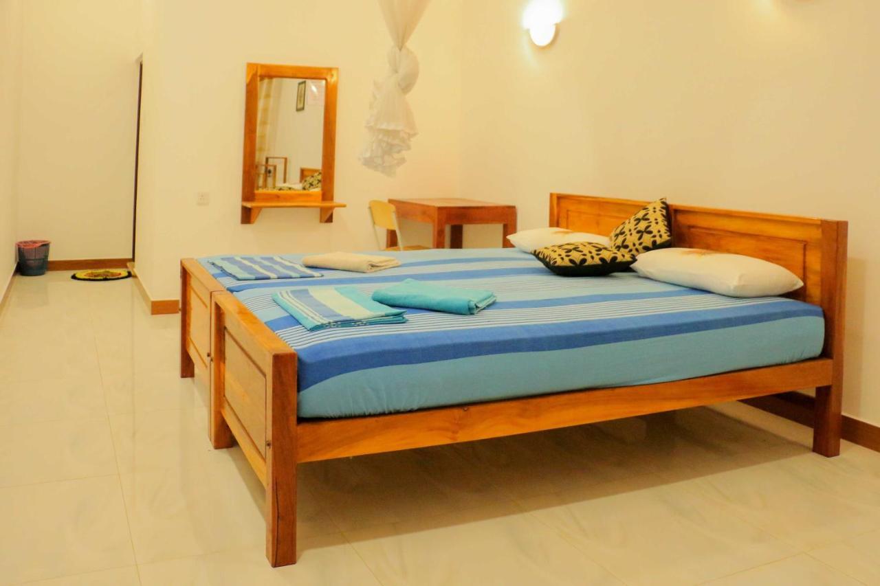 Julia Safari Inn Тисамахарама Екстериор снимка