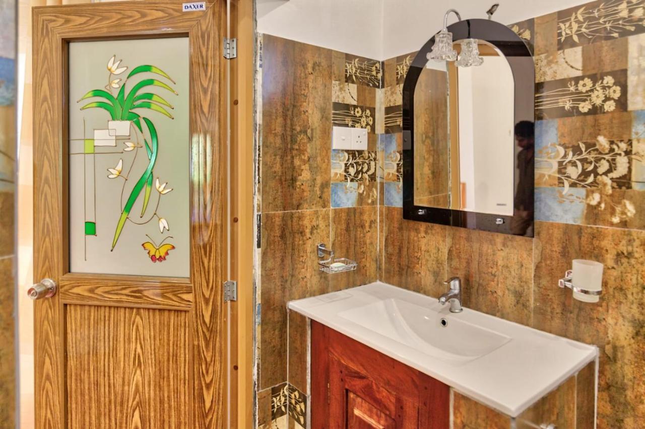 Julia Safari Inn Тисамахарама Екстериор снимка