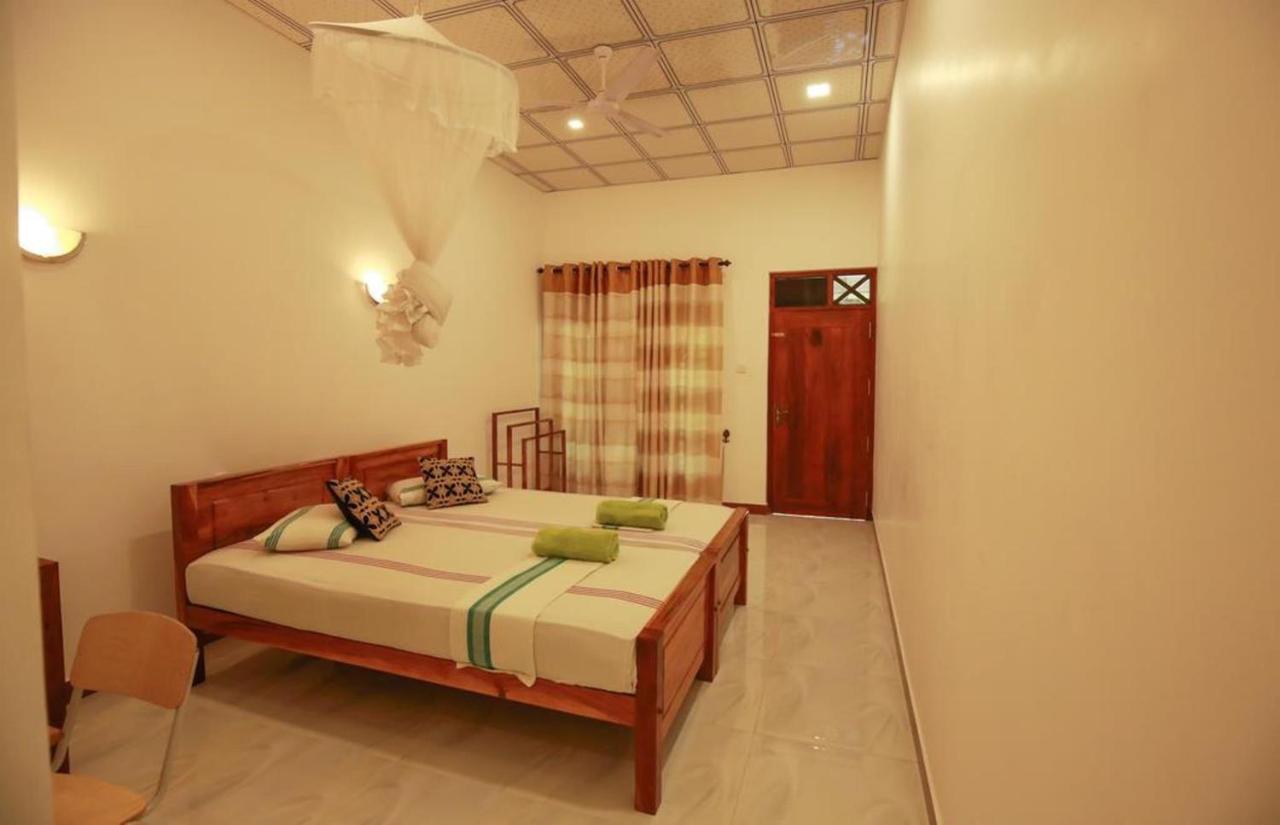 Julia Safari Inn Тисамахарама Екстериор снимка