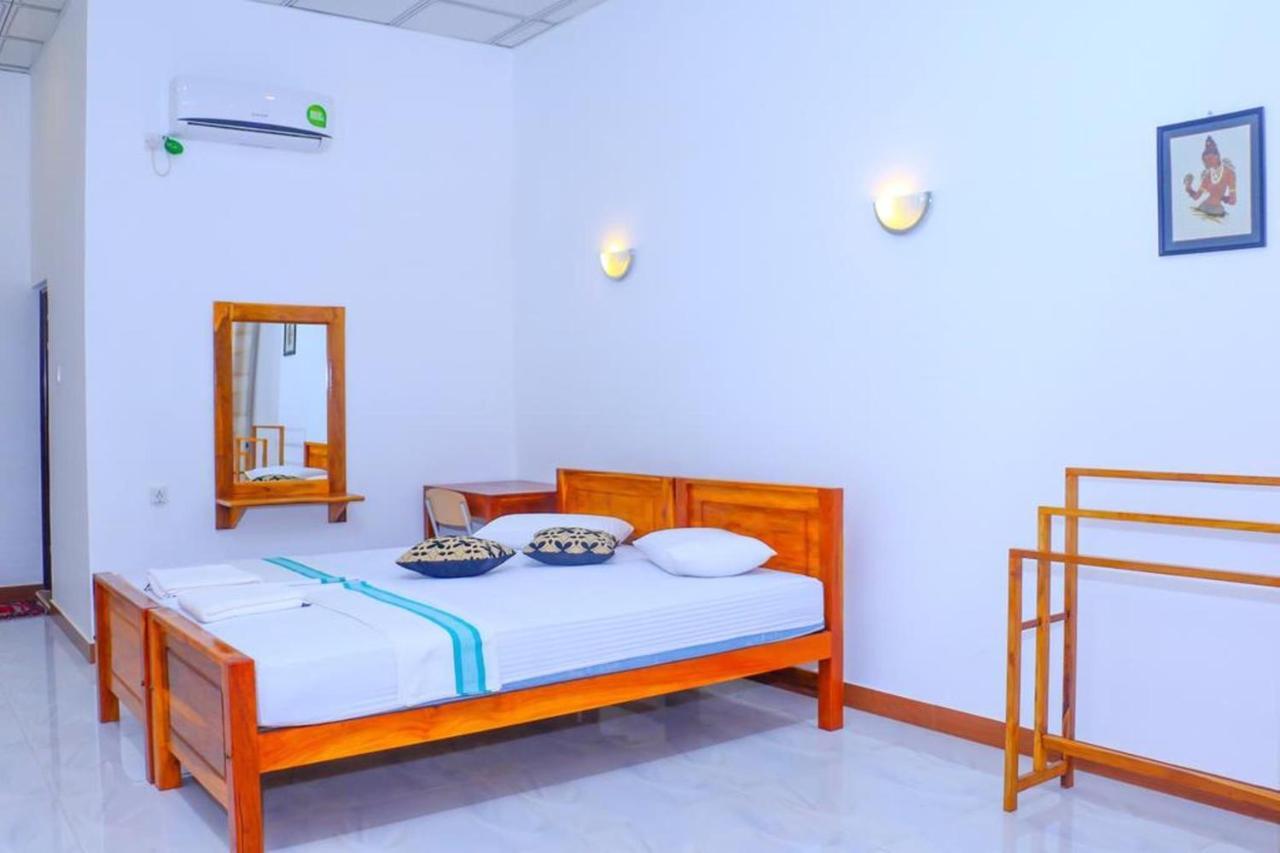 Julia Safari Inn Тисамахарама Екстериор снимка
